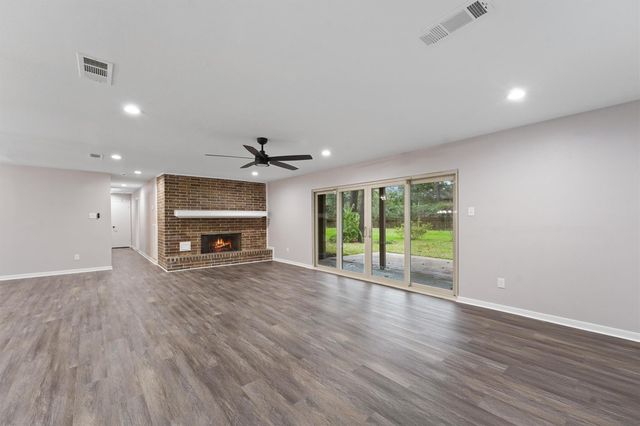 714 Golden Bear Lane, Kingwood, TX 77339