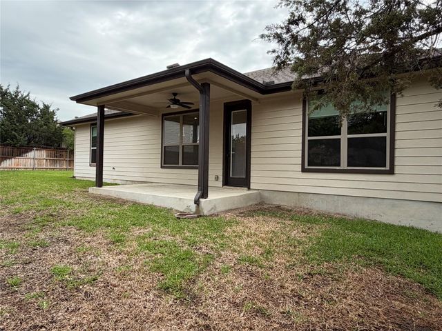 206 Fairway CIR, Point Venture, TX 78645