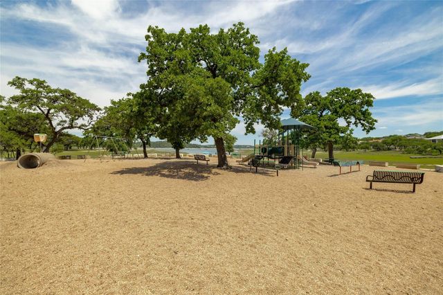 206 Fairway CIR, Point Venture, TX 78645