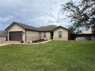 206 Fairway CIR, Point Venture, TX 78645