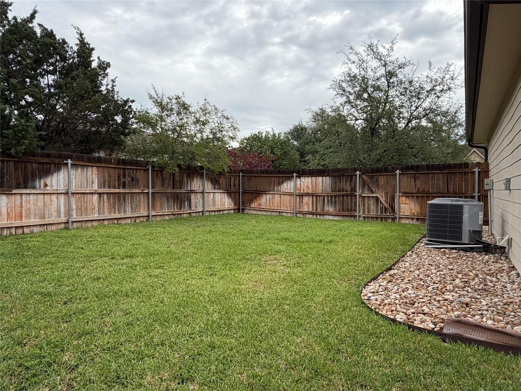 206 Fairway CIR, Point Venture, TX 78645
