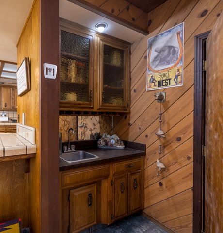 1149 N E Street, Tulare, CA 93274