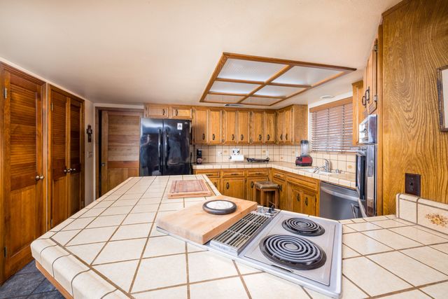 1149 N E Street, Tulare, CA 93274