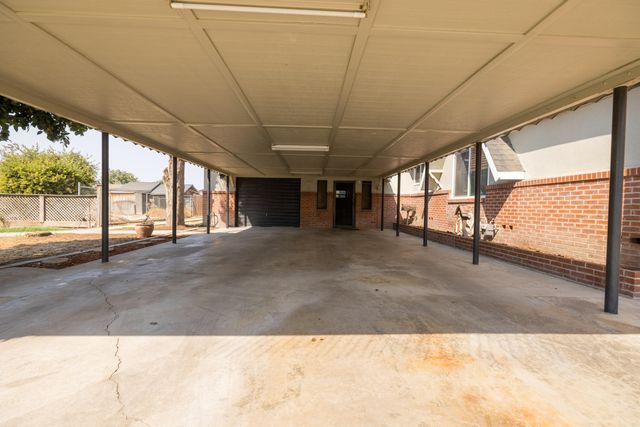 1149 N E Street, Tulare, CA 93274