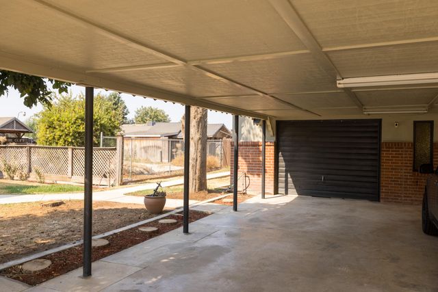 1149 N E Street, Tulare, CA 93274