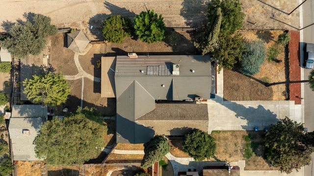1149 N E Street, Tulare, CA 93274