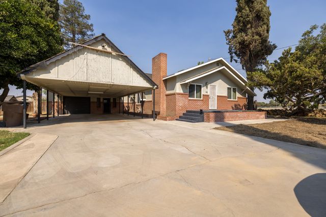 1149 N E Street, Tulare, CA 93274