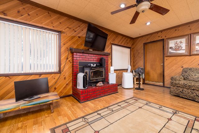 1149 N E Street, Tulare, CA 93274