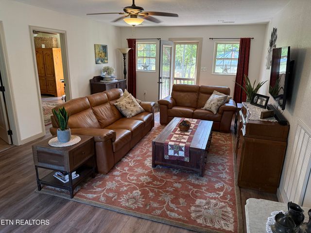 266 Laurel Ridge Lane, Pikeville, TN 37367