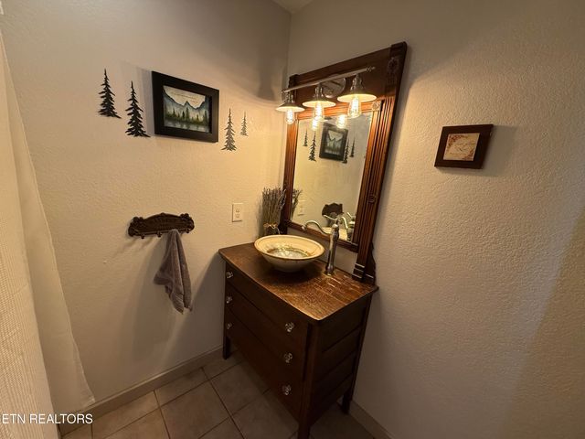 266 Laurel Ridge Lane, Pikeville, TN 37367