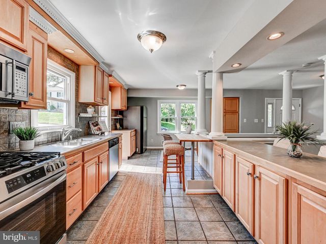 1307 HICKORY SPRINGS CIR, Catonsville, MD 21228