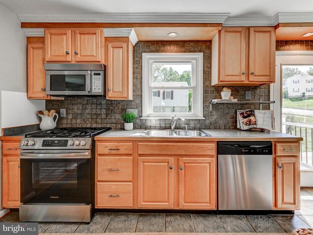 1307 HICKORY SPRINGS CIR, Catonsville, MD 21228