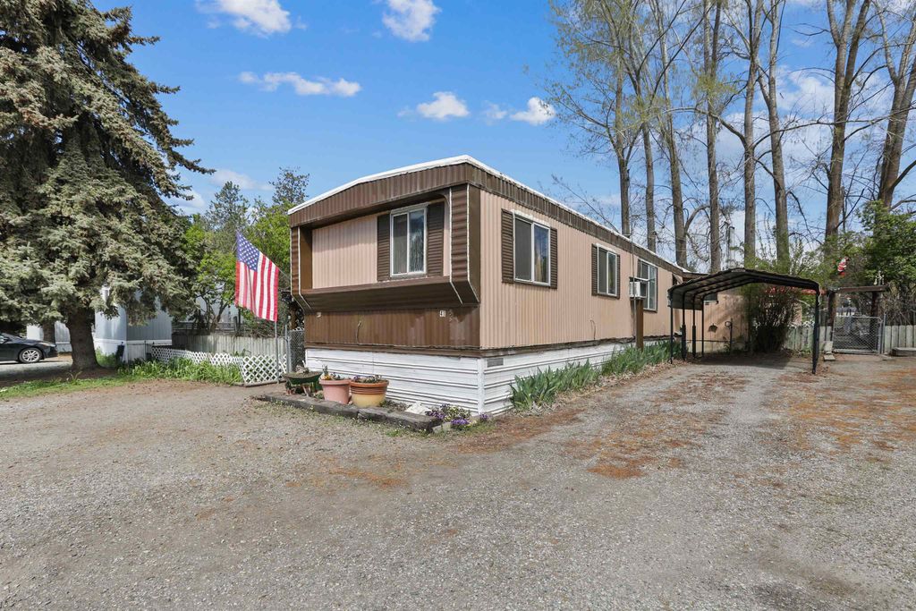 24807 E Trent Ave, Newman Lake, WA 99025