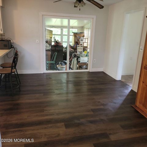 1533 5th Avenue, Toms River, NJ 08757