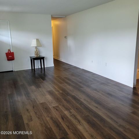 1533 5th Avenue, Toms River, NJ 08757