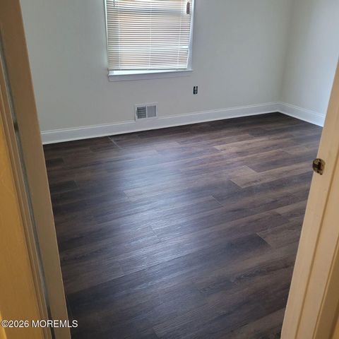 1533 5th Avenue, Toms River, NJ 08757
