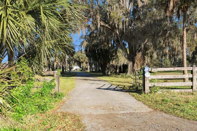 2565 E OSCEOLA ROAD, Geneva, FL 32732