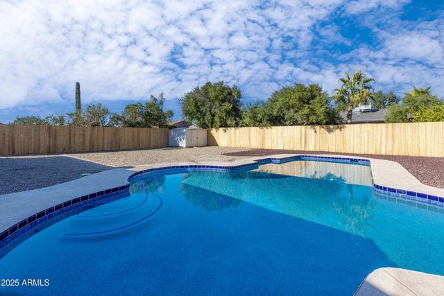 2936 W Michelle Drive, Phoenix, AZ 85053