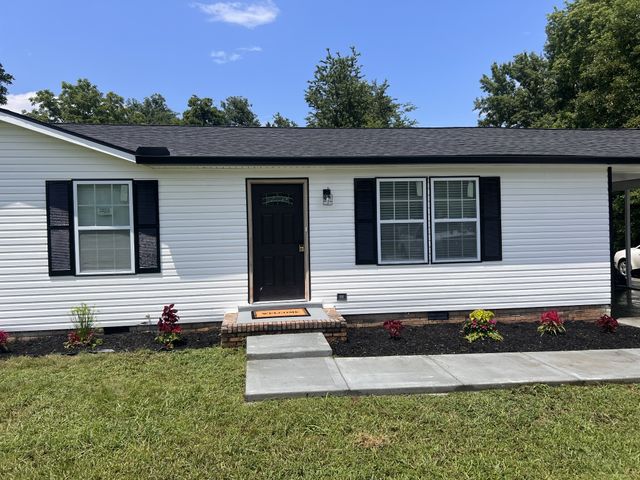 2468 River Oaks Dr, Murfreesboro, TN 37129