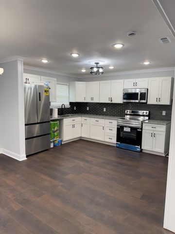 2468 River Oaks Dr, Murfreesboro, TN 37129
