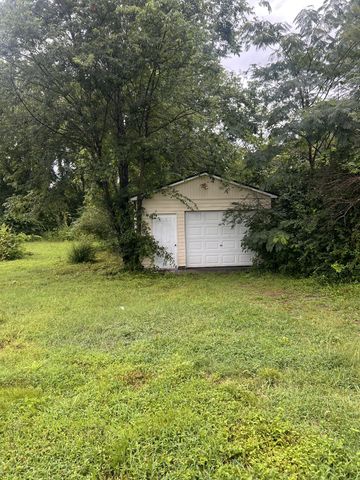 2468 River Oaks Dr, Murfreesboro, TN 37129