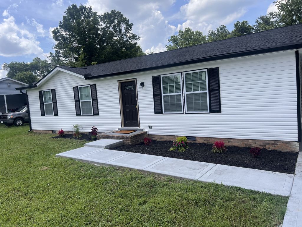 2468 River Oaks Dr, Murfreesboro, TN 37129