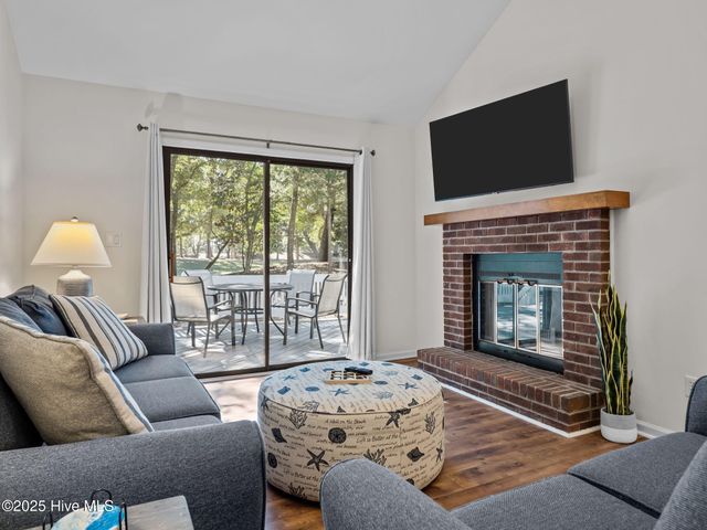 131 Oakleaf Drive, Atlantic Beach, NC 28512