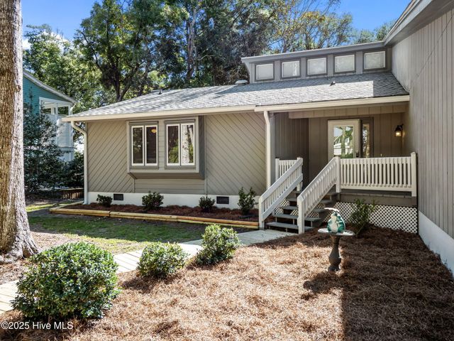 131 Oakleaf Drive, Atlantic Beach, NC 28512