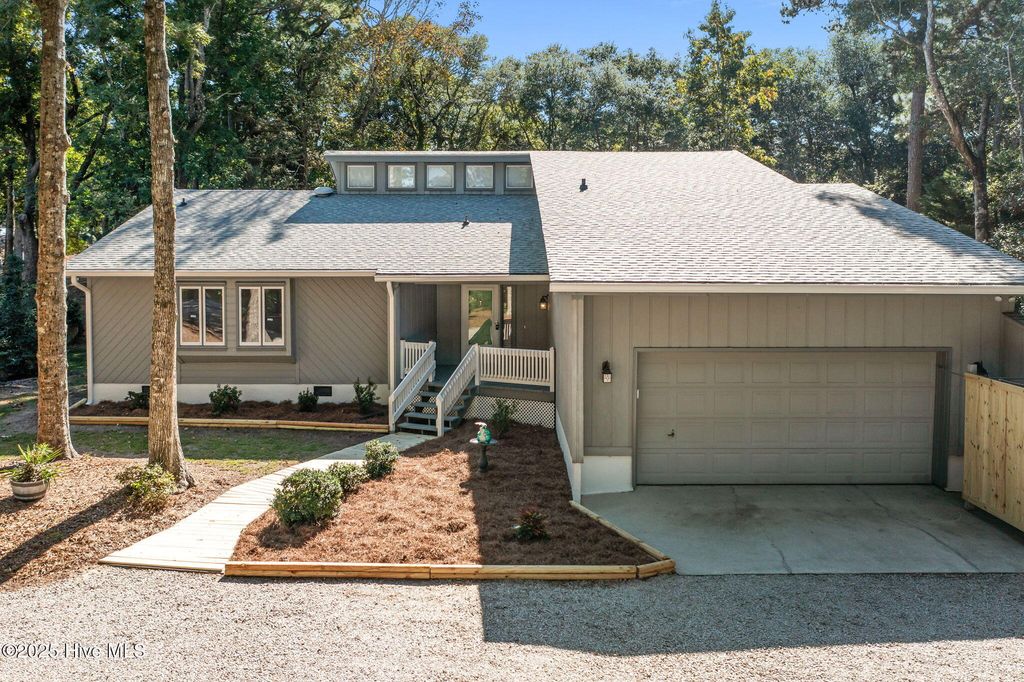 131 Oakleaf Drive, Atlantic Beach, NC 28512