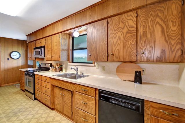 341 South Loop 497, Kenney, TX 77452