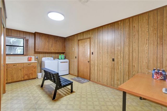 341 South Loop 497, Kenney, TX 77452