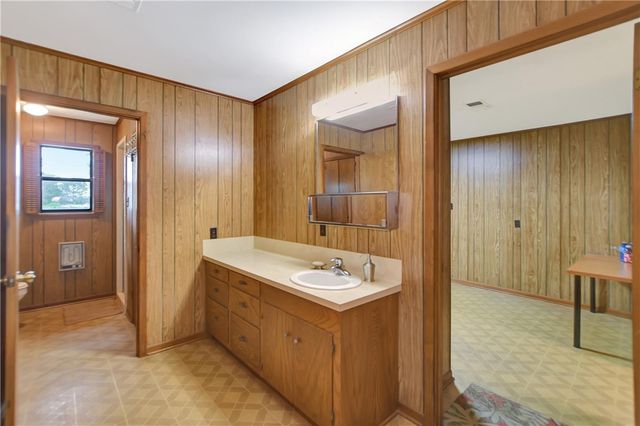 341 South Loop 497, Kenney, TX 77452