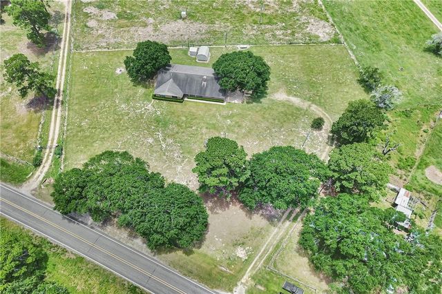 341 South Loop 497, Kenney, TX 77452