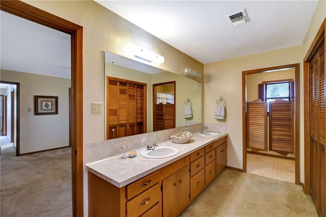 341 South Loop 497, Kenney, TX 77452