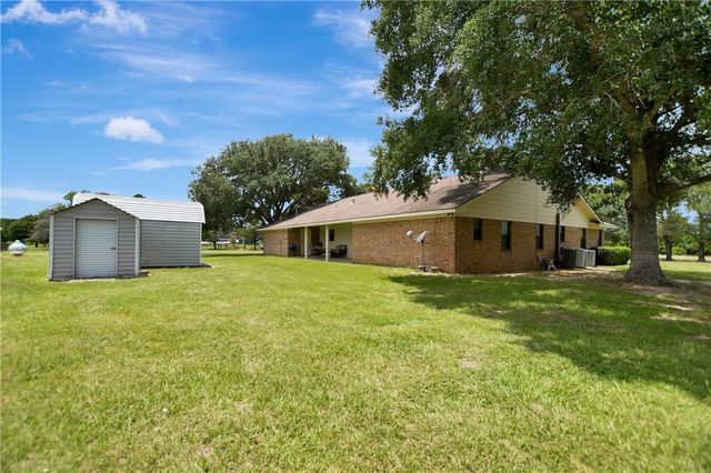 341 South Loop 497, Kenney, TX 77452