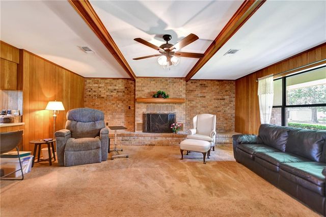 341 South Loop 497, Kenney, TX 77452