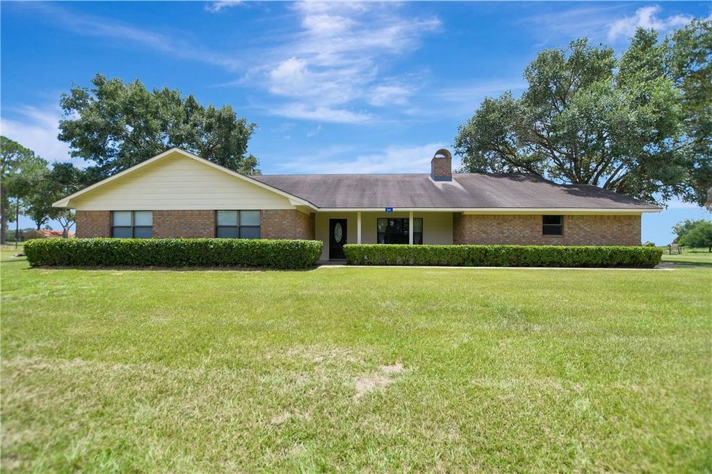 341 South Loop 497, Kenney, TX 77452