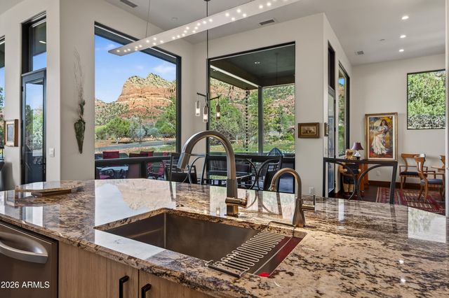 40 HIGHLAND Drive S, Sedona, AZ 86351