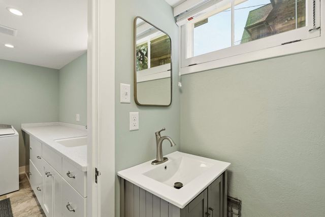 1703 S Upper Terrace Rd, Spokane, WA 99203
