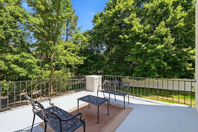 1703 S Upper Terrace Rd, Spokane, WA 99203