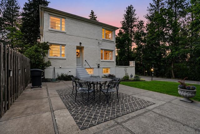 1703 S Upper Terrace Rd, Spokane, WA 99203