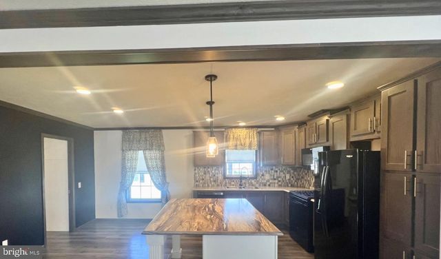 221 JAMIE LN, Sadsburyville, PA 19369