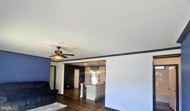 221 JAMIE LN, Sadsburyville, PA 19369