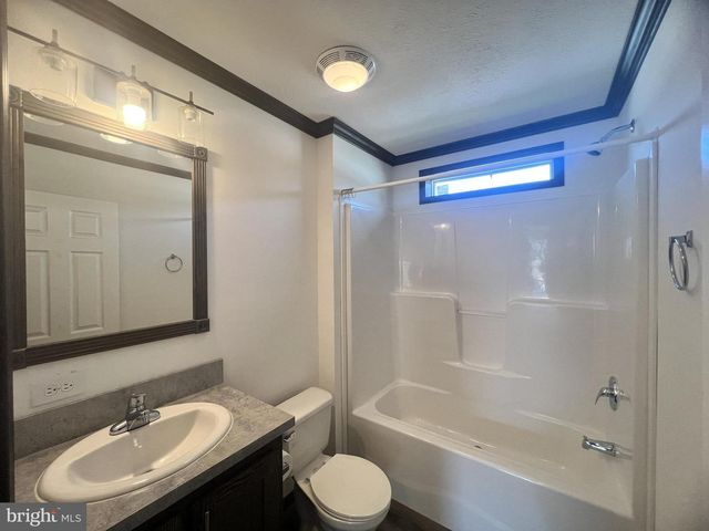 221 JAMIE LN, Sadsburyville, PA 19369