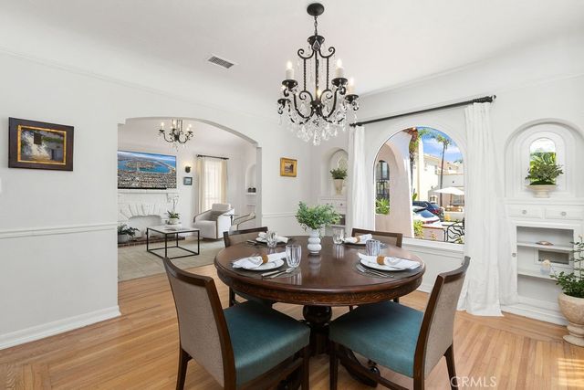 157 Pomona, Long Beach, CA 90803