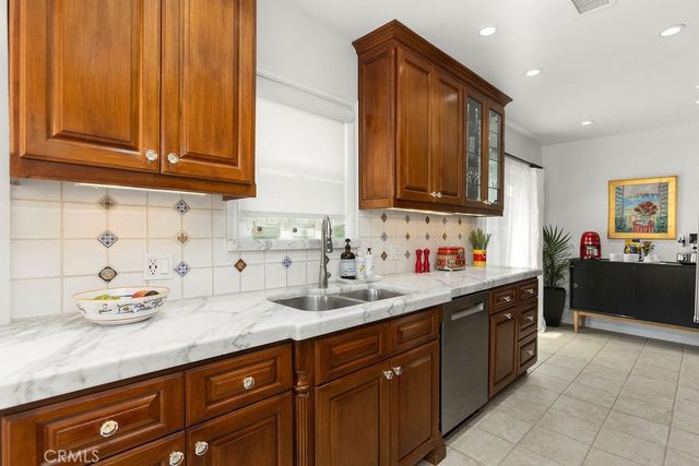 157 Pomona, Long Beach, CA 90803