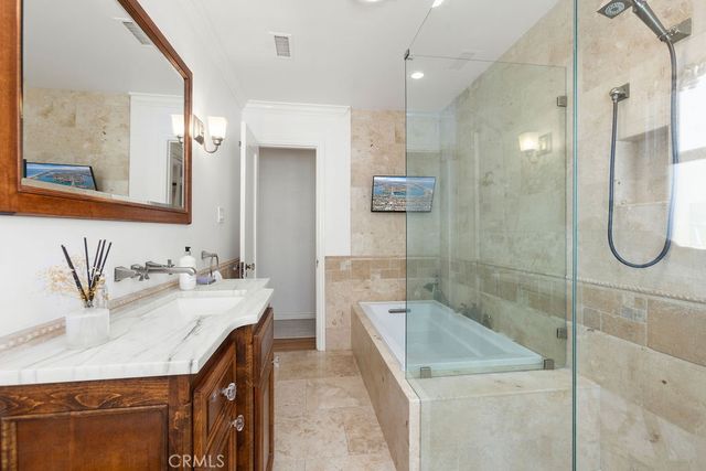 157 Pomona, Long Beach, CA 90803