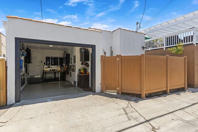 157 Pomona, Long Beach, CA 90803