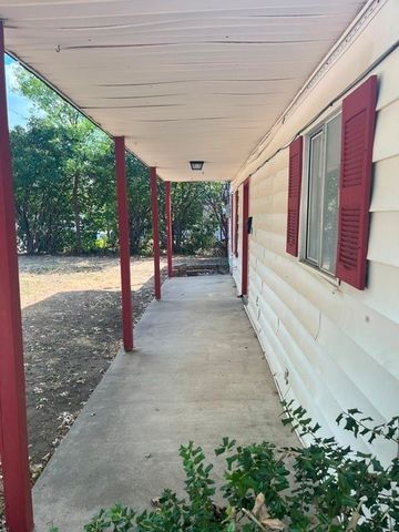 711 Hall Street, Lancaster, TX 75146