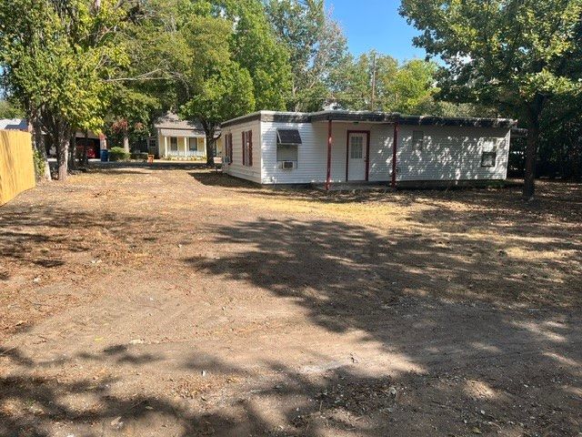 711 Hall Street, Lancaster, TX 75146